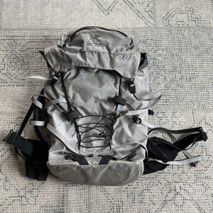 Arc'teryx Alpha AR 35L backpack - unisex short
